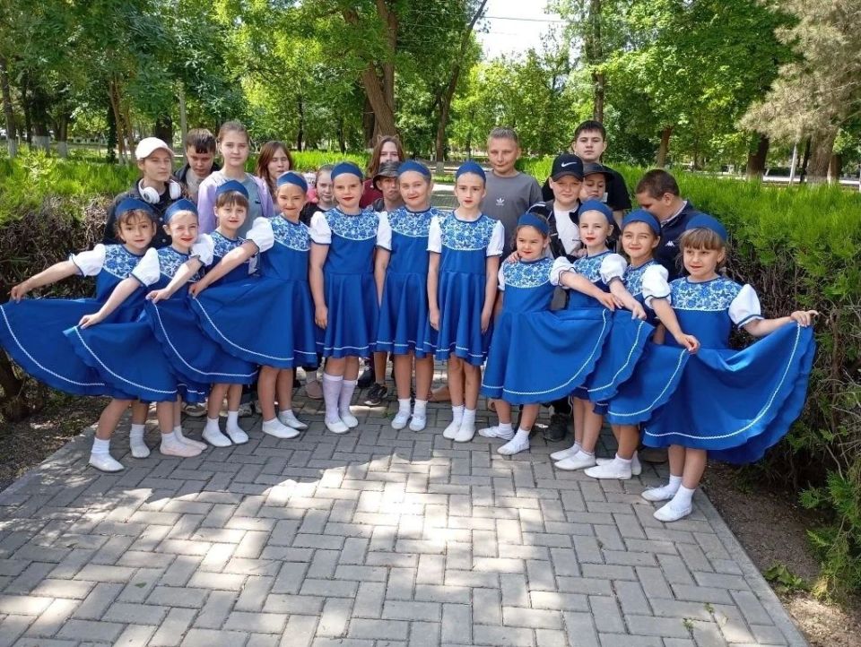 В Крыму активно идёт летняя оздоровительная кампания: для школьников открылся 301 лагерь дневного пребывания!Этим летом отдых крымских ребят будет не только безопасным и комфортным, но и по-настоящему увлекательным В Крыму активно идёт летняя оздоровительная кампания: для школьников открылся 301 лагерь дневного пребывания!Этим летом отдых крымских ребят будет не только безопасным и комфортным, но и по-настоящему увлекательным