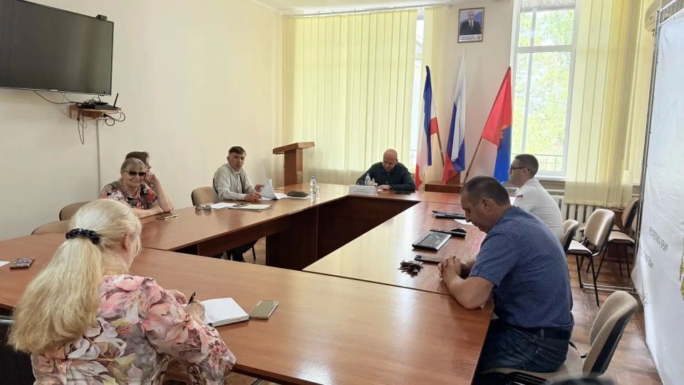 8 июня глава администрации Советского района Александр Харламов провёл очередной приём граждан