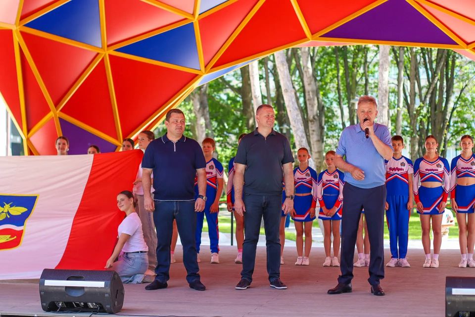 На выходных Симферополь отметил свой 242-ой День рождения! В Детском парке на протяжении всего дня для гостей проходила яркая и насыщенная развлекательная программа На выходных Симферополь отметил свой 242-ой День рождения! В Детском парке на протяжении всего дня для гостей проходила яркая и насыщенная развлекательная программа