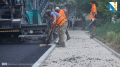 Во дворе дома № 19 на улице Бориса Михайлова начали укладывать асфальт