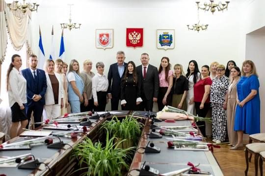 Михаил Афанасьев: Уважаемые работники социальной сферы города Симферополя! Примите искренние поздравления с профессиональным праздником – Днем социального работника!