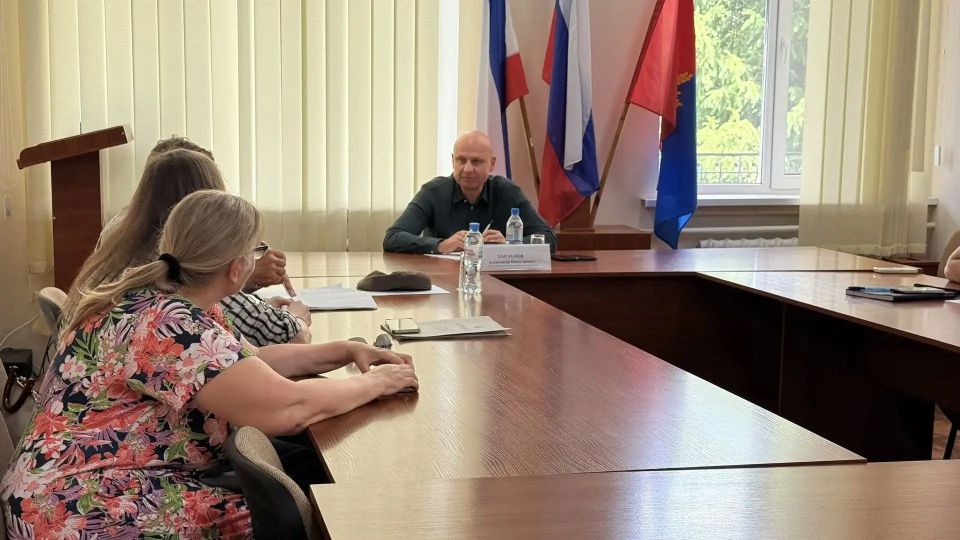 8 июня глава администрации Советского района Александр Харламов провёл очередной приём граждан 8 июня глава администрации Советского района Александр Харламов провёл очередной приём граждан