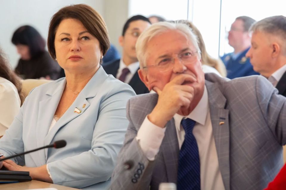 Владимир Константинов: На заседании Президиума Государственного Совета РК заслушали информацию об итогах деятельности министерства имущественных и земельных отношений республики за 2025 год Владимир Константинов: На заседании Президиума Государственного Совета РК заслушали информацию об итогах деятельности министерства имущественных и земельных отношений республики за 2025 год