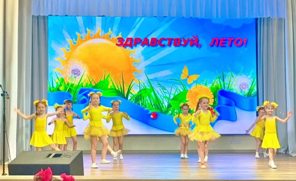 В районном доме культуры состоялось праздничное мероприятие, посвящённое Дню русского языка и Пушкинскому дню России, а также празднику детства В районном доме культуры состоялось праздничное мероприятие, посвящённое Дню русского языка и Пушкинскому дню России, а также празднику детства