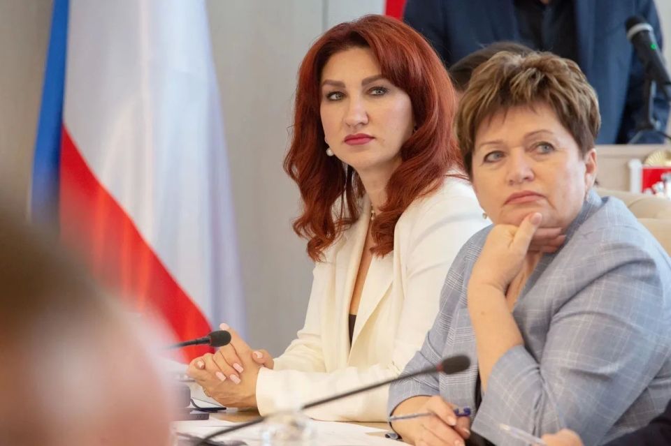 В крымском парламенте состоялось очередное заседание Президиума В крымском парламенте состоялось очередное заседание Президиума