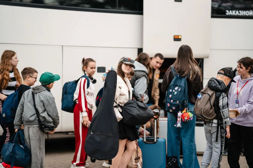 В Крыму активно идёт летняя оздоровительная кампания: для школьников открылся 301 лагерь дневного пребывания!Этим летом отдых крымских ребят будет не только безопасным и комфортным, но и по-настоящему увлекательным В Крыму активно идёт летняя оздоровительная кампания: для школьников открылся 301 лагерь дневного пребывания!Этим летом отдых крымских ребят будет не только безопасным и комфортным, но и по-настоящему увлекательным