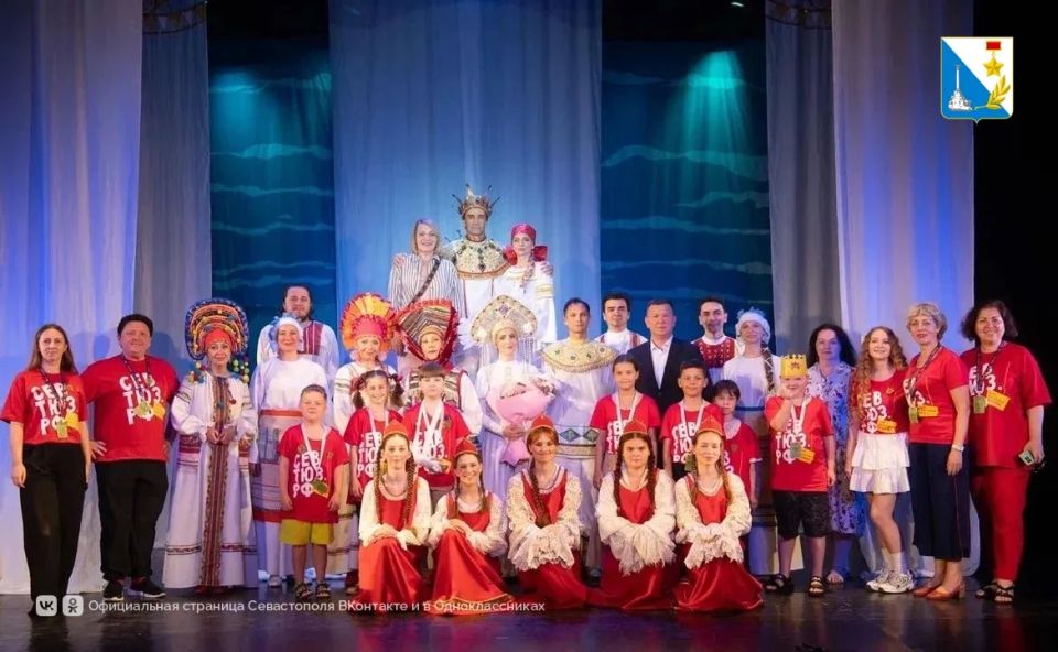 В Севастополе завершился юбилейный фестиваль «Сказочное королевство» В Севастополе завершился юбилейный фестиваль «Сказочное королевство»