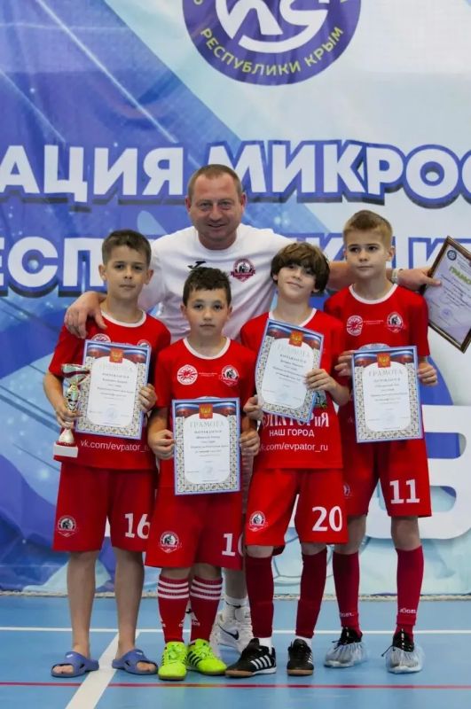 В Крыму прошло Первенство Республики по микрофутзалу В Крыму прошло Первенство Республики по микрофутзалу