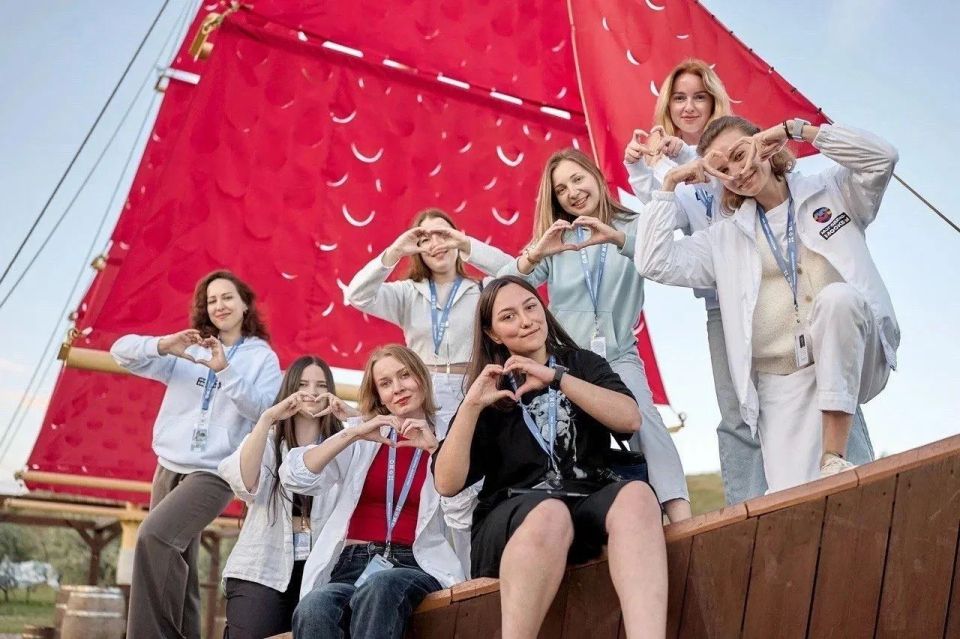 Молодежный совет Росприроднадзора принял участие в летней школе «Молодежь в культуре», которая прошла в арт-кластере «Таврида» в Крыму при поддержке Росмолодежи Молодежный совет Росприроднадзора принял участие в летней школе «Молодежь в культуре», которая прошла в арт-кластере «Таврида» в Крыму при поддержке Росмолодежи
