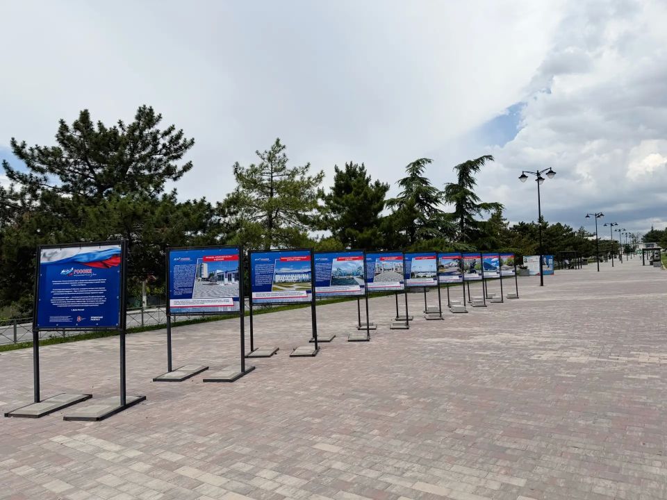 В самом сердце нашего города, на площади имени Ленина, открылась уникальная фотовыставка «Россия начинается здесь» В самом сердце нашего города, на площади имени Ленина, открылась уникальная фотовыставка «Россия начинается здесь»