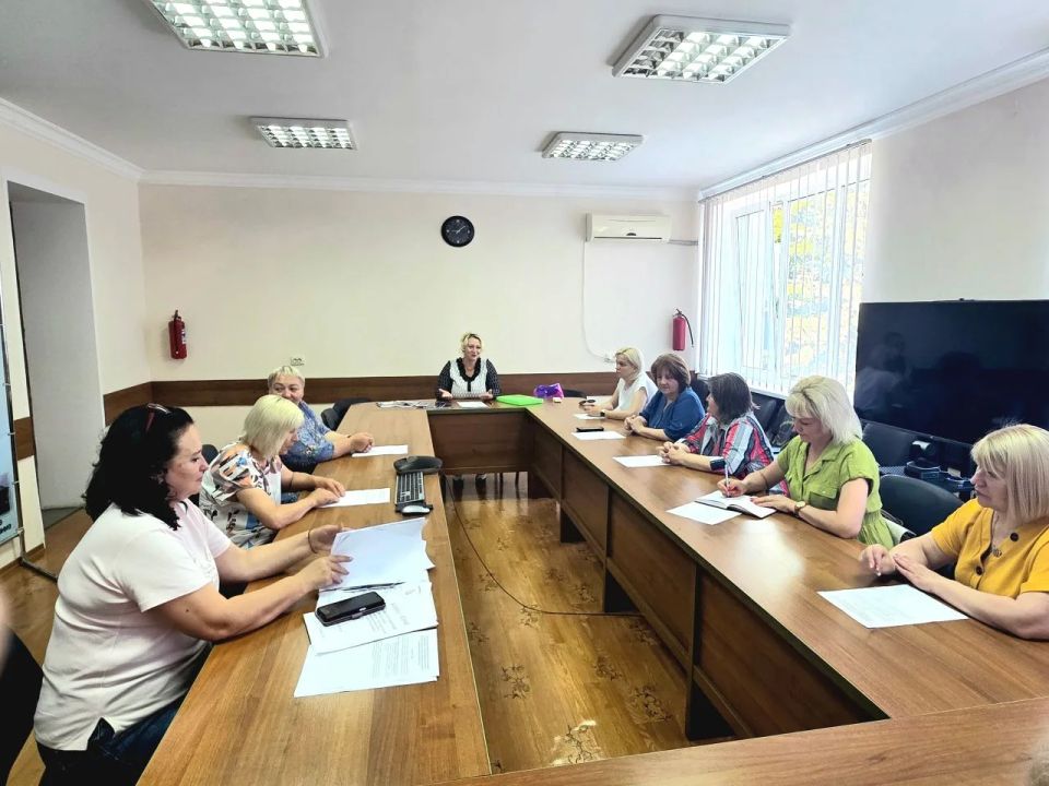 Под председательством первого заместителя главы администрации Елены Сергиенко состоялось заседание межведомственной Комиссии по рассмотрению вопросов, связанных с предоставлением государственной социальной помощи на... Под председательством первого заместителя главы администрации Елены Сергиенко состоялось заседание межведомственной Комиссии по рассмотрению вопросов, связанных с предоставлением государственной социальной помощи на...
