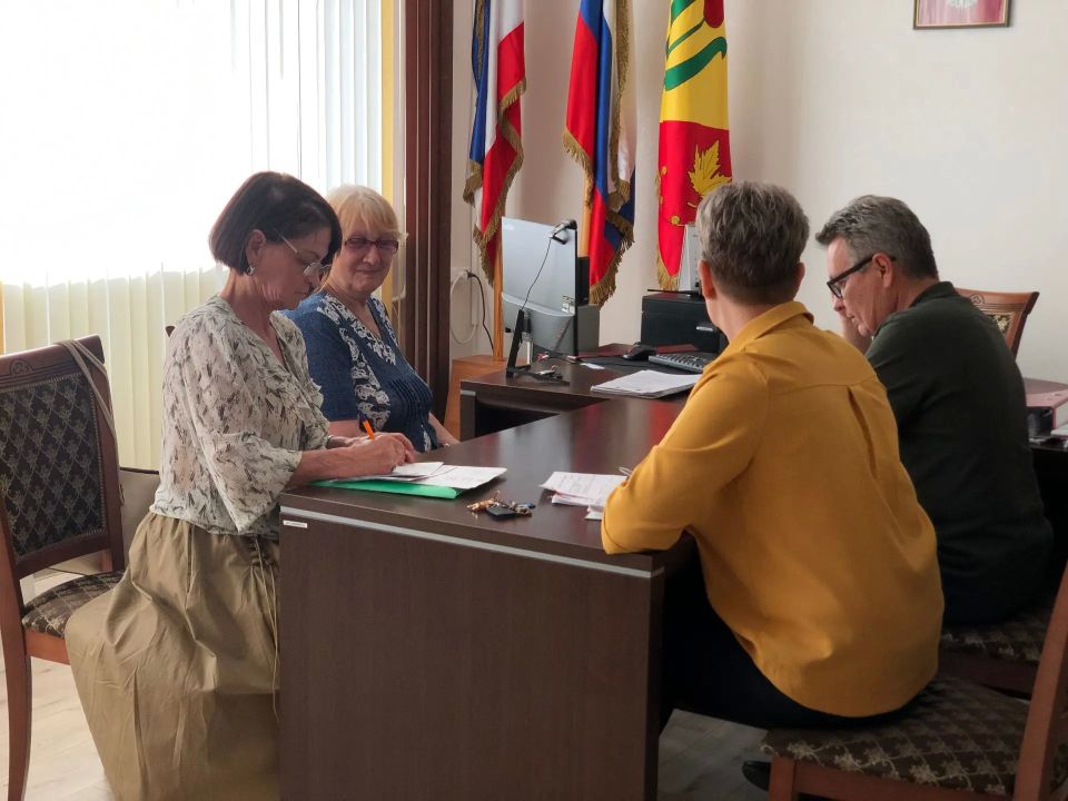 В ходе приёма граждан по личным вопросам глава администрации Красноперекопска провёл встречу с жителями города В ходе приёма граждан по личным вопросам глава администрации Красноперекопска провёл встречу с жителями города