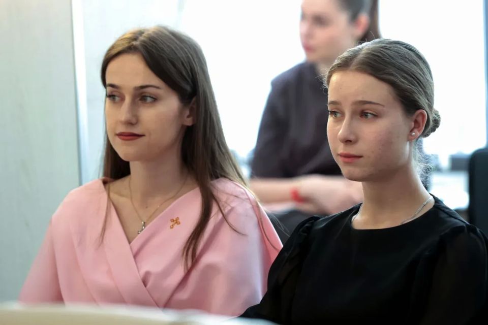 Встреча с крымской молодежью прошла в рамках XIX Международного фестиваля "Великое русское слово"