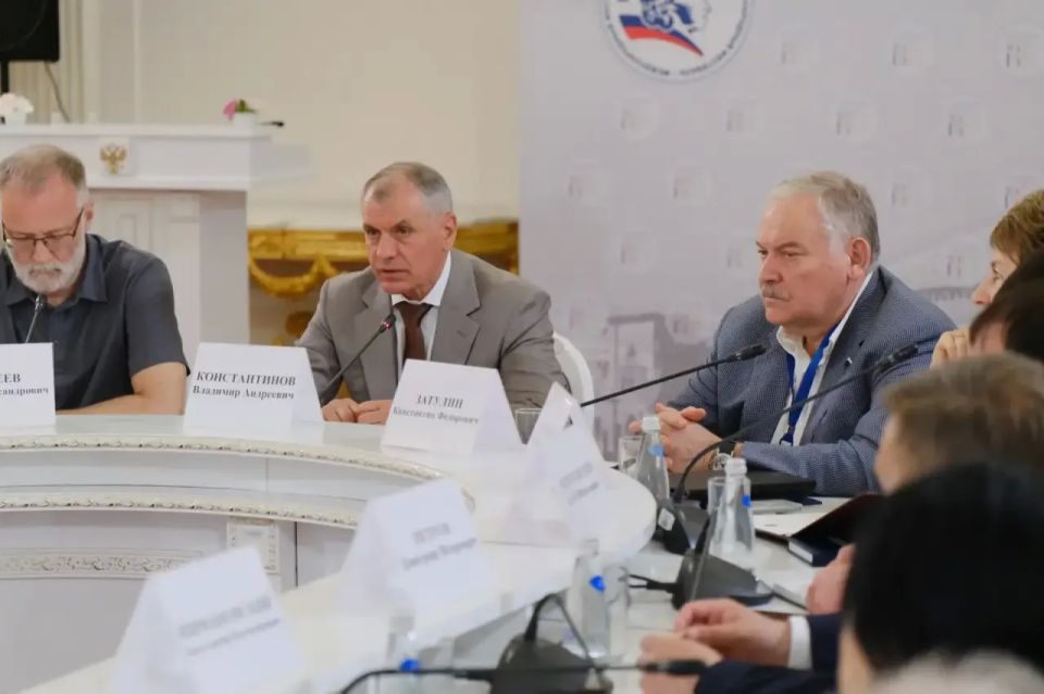 Константин Шимановский: В рамках XIX Международного фестиваля «Великое русское слово» состоялось традиционное заседание Ливадийского клуба Константин Шимановский: В рамках XIX Международного фестиваля «Великое русское слово» состоялось традиционное заседание Ливадийского клуба