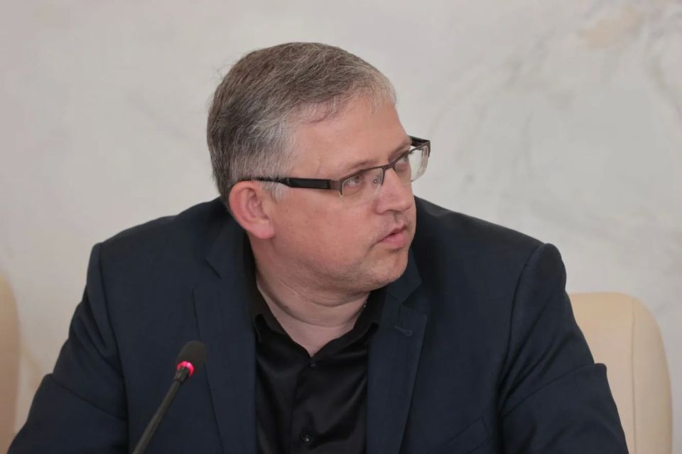 Владимир Константинов: В рамках XIX Международного фестиваля «Великое русское слово» встретился с крымской молодёжью Владимир Константинов: В рамках XIX Международного фестиваля «Великое русское слово» встретился с крымской молодёжью