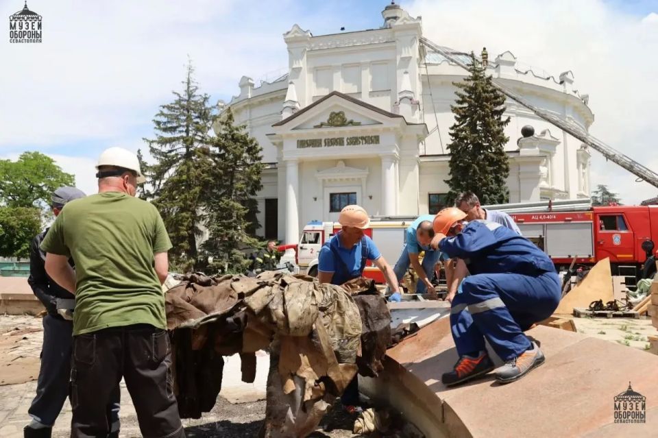 «Допрыгаетесь»: Мединский ответил на удар ВСУ по музею Севастополя «Допрыгаетесь»: Мединский ответил на удар ВСУ по музею Севастополя