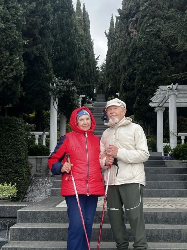 «Нам под 90, но это не помеха для ЗАГСа»: пенсионеры из Ижевска расписались и проводят «медовый месяц» в Крыму «Нам под 90, но это не помеха для ЗАГСа»: пенсионеры из Ижевска расписались и проводят «медовый месяц» в Крыму
