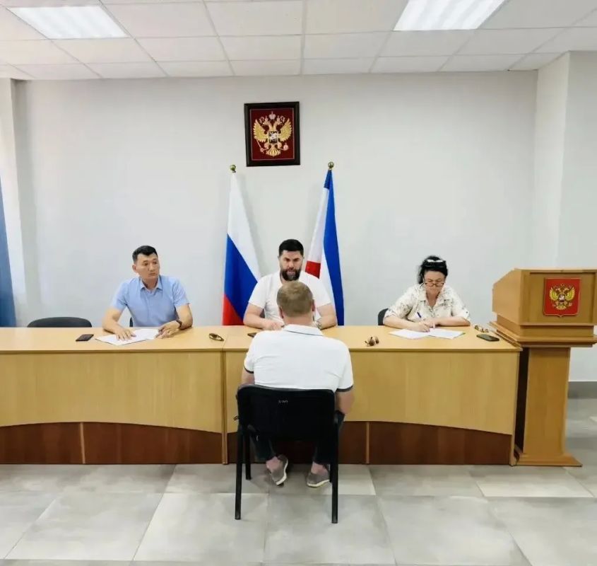 В г. Саки состоялся личный приём граждан руководством Министерства спорта Республики Крым В г. Саки состоялся личный приём граждан руководством Министерства спорта Республики Крым