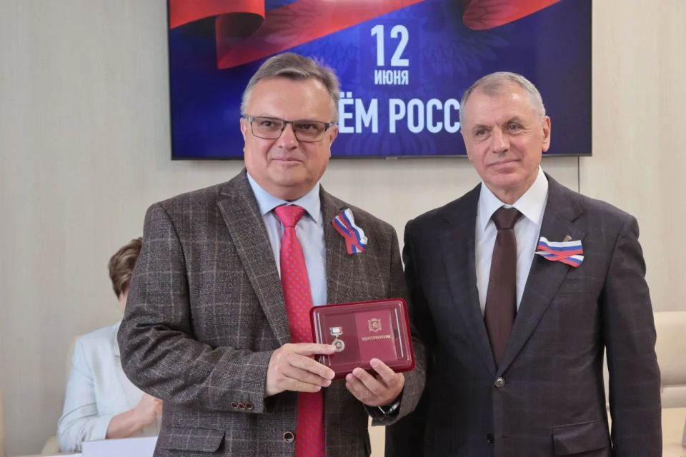 Владимир Константинов: Для крымчан День России — важный, символический праздник Владимир Константинов: Для крымчан День России — важный, символический праздник