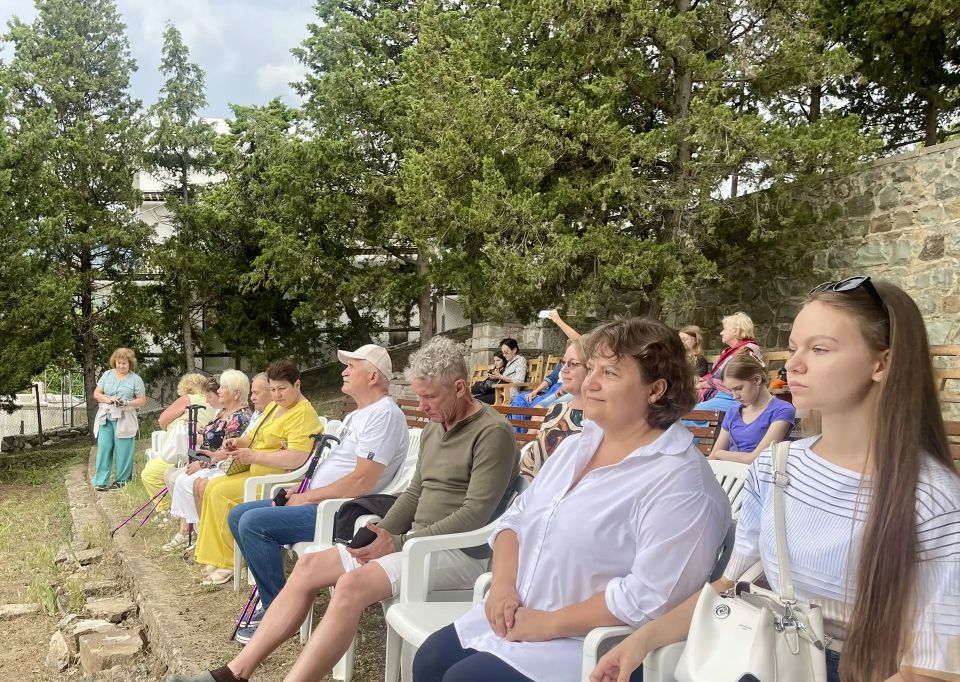В Алуштинском музее состоялся Фестиваль «Лето.Музыка.Музей» ко Дню России В Алуштинском музее состоялся Фестиваль «Лето.Музыка.Музей» ко Дню России