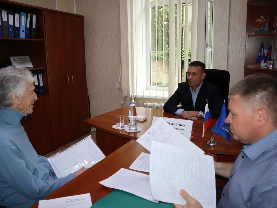 Юрий Нимченко: Провёл приём граждан в Региональной общественной приёмной партии «Единая Россия» в Республике Крым Юрий Нимченко: Провёл приём граждан в Региональной общественной приёмной партии «Единая Россия» в Республике Крым