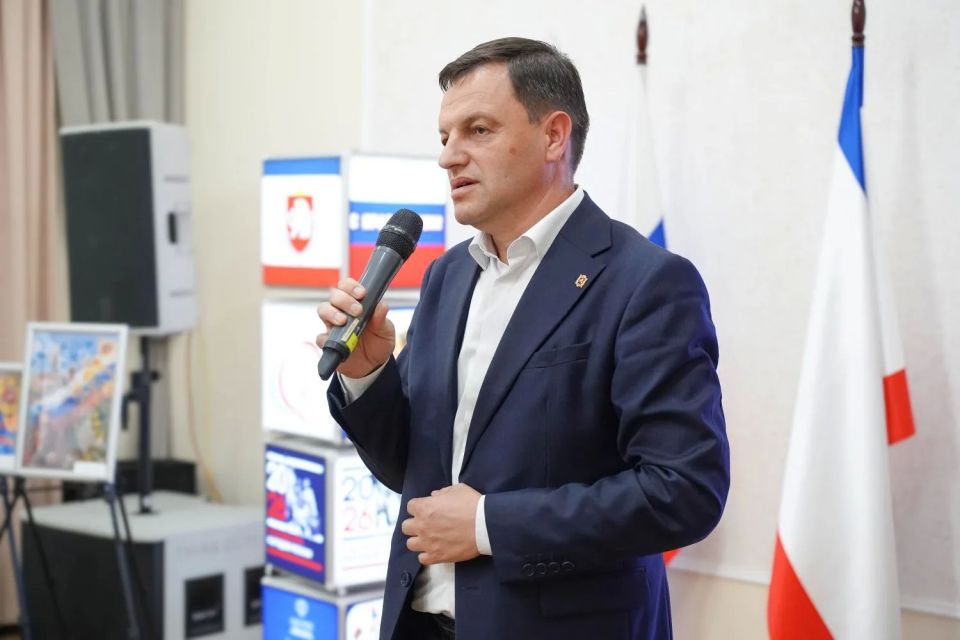 Руслан Якубов принял участие в награждении участников конкурса рисунков «Моя страна – моя Россия!» Руслан Якубов принял участие в награждении участников конкурса рисунков «Моя страна – моя Россия!»