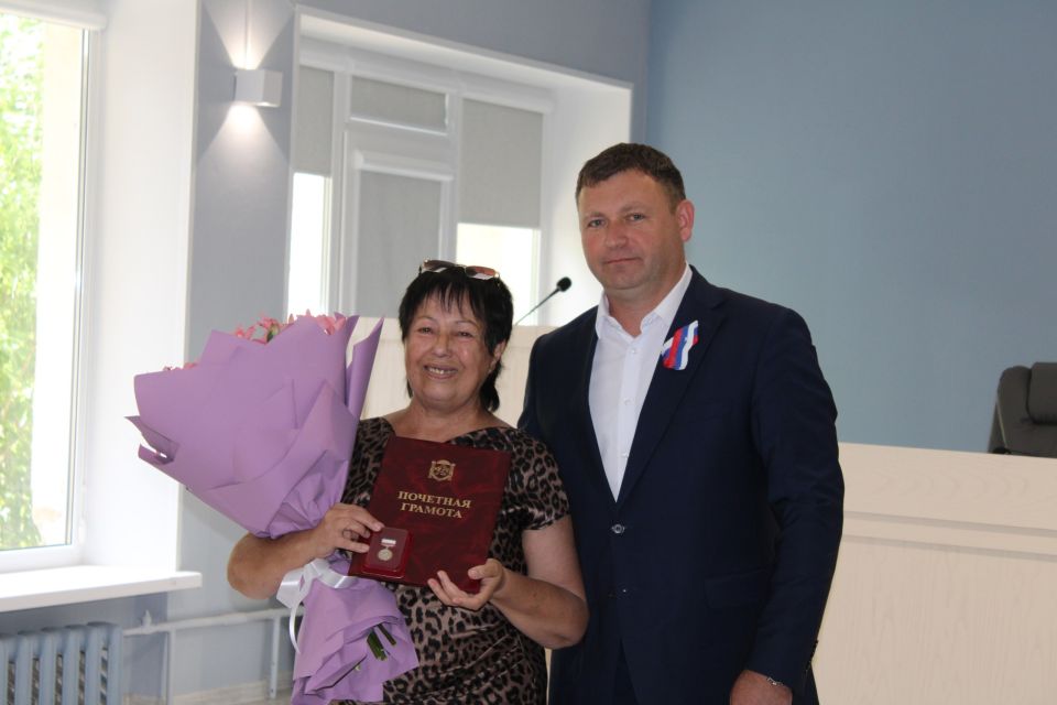 Игорь Крутьков: Кульминацией предпраздничных мероприятий, приуроченных ко Дню России, стало торжественное собрание, которое прошло в зале Администрации района Игорь Крутьков: Кульминацией предпраздничных мероприятий, приуроченных ко Дню России, стало торжественное собрание, которое прошло в зале Администрации района