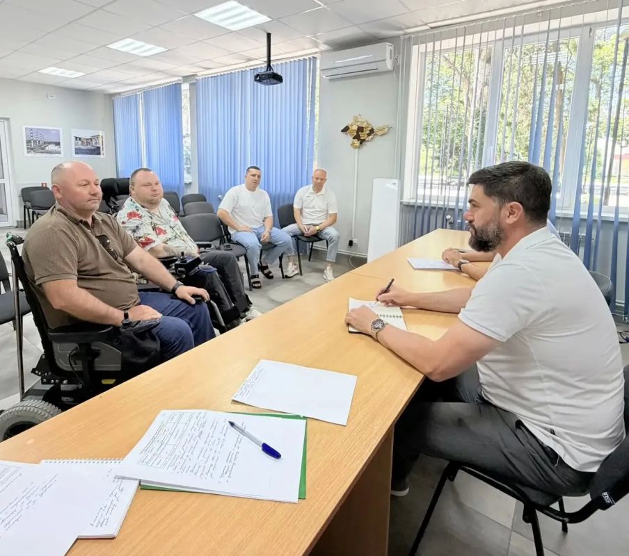 В г. Саки состоялся личный приём граждан руководством Министерства спорта Республики Крым В г. Саки состоялся личный приём граждан руководством Министерства спорта Республики Крым