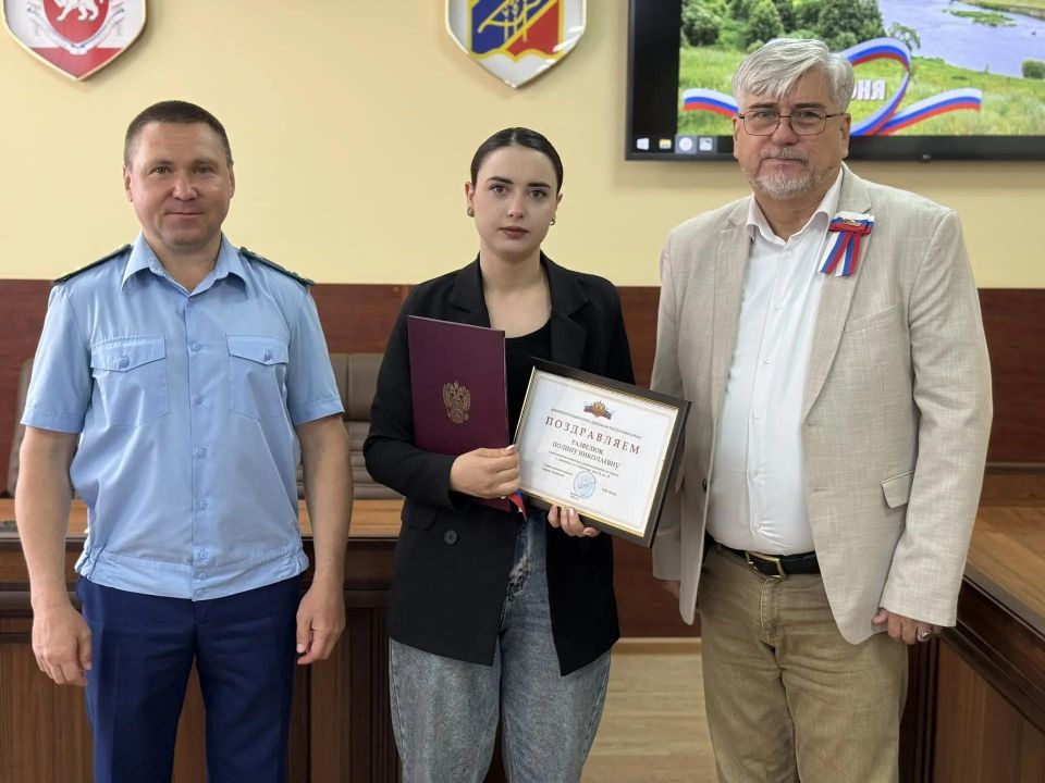 В преддверии Дня России для пяти жителей Джанкоя из числа детей-сирот и детей, оставшихся без попечения родителей, произошло долгожданное и радостное событие – они получили ключи от благоустроенных квартир В преддверии Дня России для пяти жителей Джанкоя из числа детей-сирот и детей, оставшихся без попечения родителей, произошло долгожданное и радостное событие – они получили ключи от благоустроенных квартир