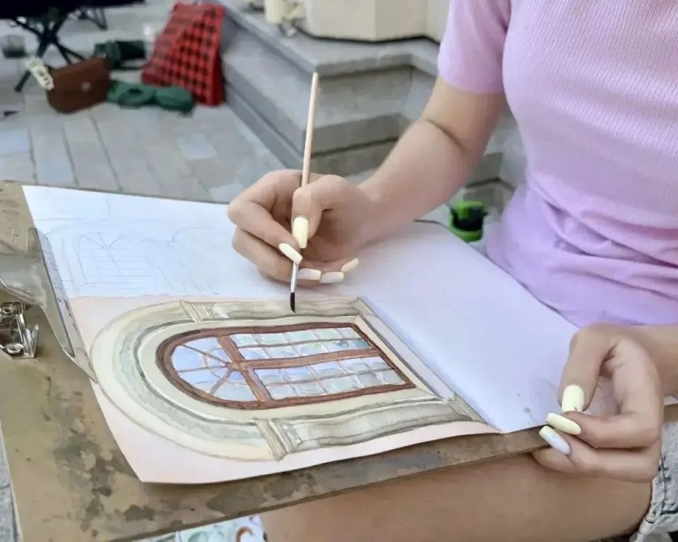 Юные севастопольские художники вышли на летние пленэры Юные севастопольские художники вышли на летние пленэры