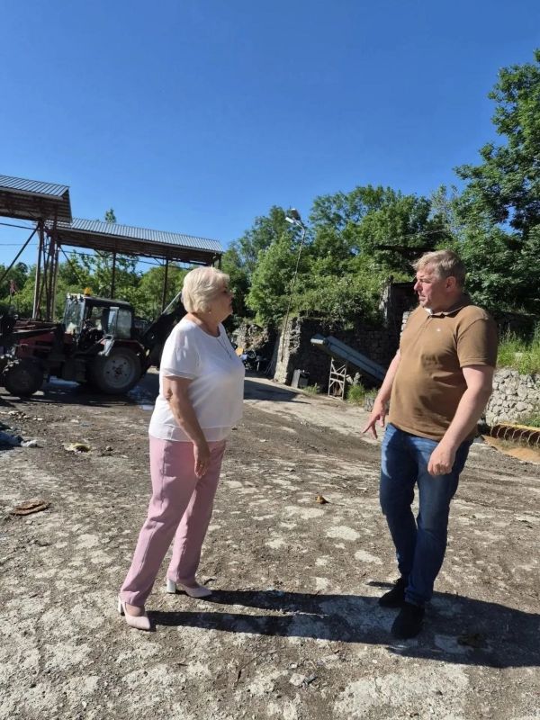 Галина Огнёва: Выехала на станцию перегрузки, проверила работу МБУ "УБГ и КС" — проблем с вывозом мусора на сегодняшний день в муниципалитете нет Галина Огнёва: Выехала на станцию перегрузки, проверила работу МБУ "УБГ и КС" — проблем с вывозом мусора на сегодняшний день в муниципалитете нет