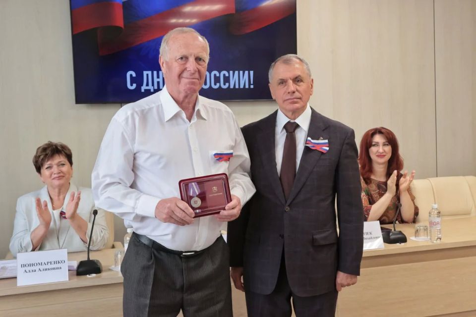 Владимир Константинов: Для крымчан День России — важный, символический праздник Владимир Константинов: Для крымчан День России — важный, символический праздник