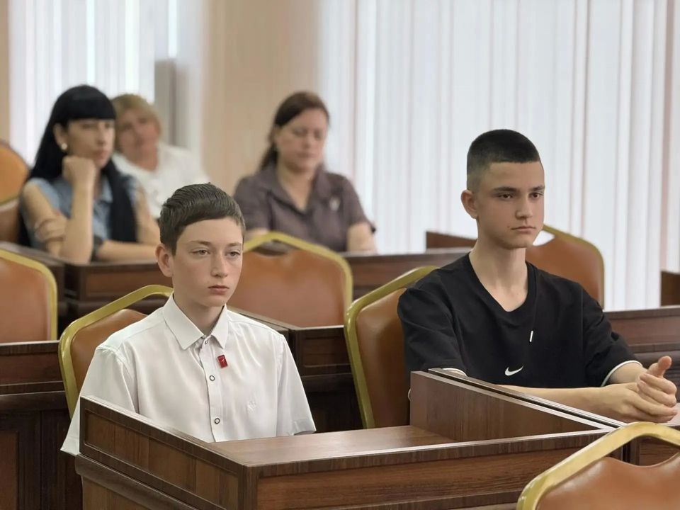 Паспорт гражданина Российской Федерации – это не просто документ, а символ взросления, ответственности и новых возможностей Паспорт гражданина Российской Федерации – это не просто документ, а символ взросления, ответственности и новых возможностей