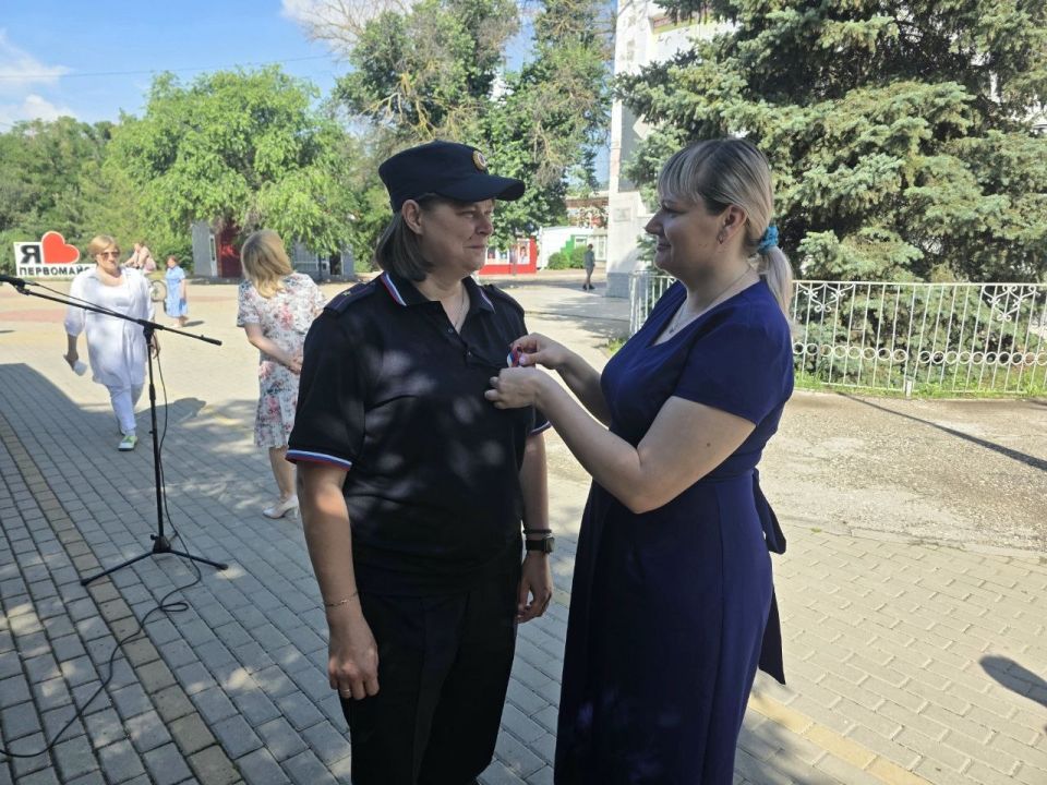 Александр Соколовский: В преддверии празднования Дня России на площади Советской посёлка Первомайское состоялось торжественное мероприятие Александр Соколовский: В преддверии празднования Дня России на площади Советской посёлка Первомайское состоялось торжественное мероприятие