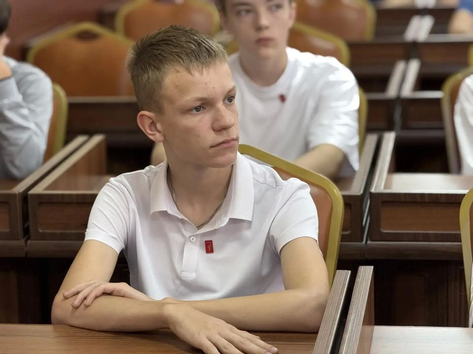 Паспорт гражданина Российской Федерации – это не просто документ, а символ взросления, ответственности и новых возможностей Паспорт гражданина Российской Федерации – это не просто документ, а символ взросления, ответственности и новых возможностей