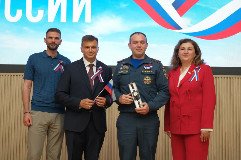 В канун Дня России в администрации Ялты чествовали лучших из лучших! В канун Дня России в администрации Ялты чествовали лучших из лучших!