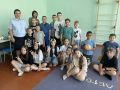 В Керчи и Багерово полицейские научили студентов и школьников безопасному поведению на железной дороге