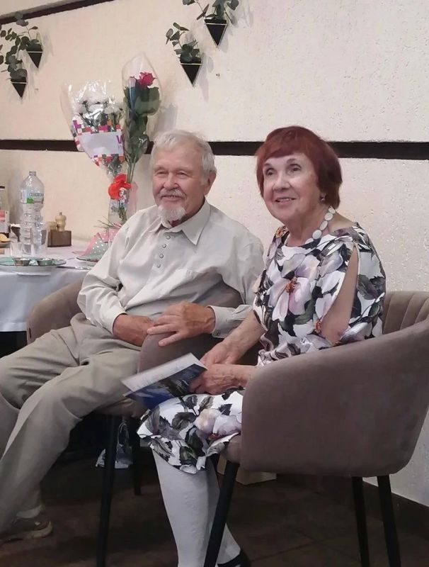 «Нам под 90, но это не помеха для ЗАГСа»: пенсионеры из Ижевска расписались и проводят «медовый месяц» в Крыму «Нам под 90, но это не помеха для ЗАГСа»: пенсионеры из Ижевска расписались и проводят «медовый месяц» в Крыму