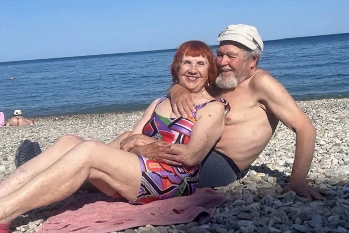 «Нам под 90, но это не помеха для ЗАГСа»: пенсионеры из Ижевска расписались и проводят «медовый месяц» в Крыму «Нам под 90, но это не помеха для ЗАГСа»: пенсионеры из Ижевска расписались и проводят «медовый месяц» в Крыму