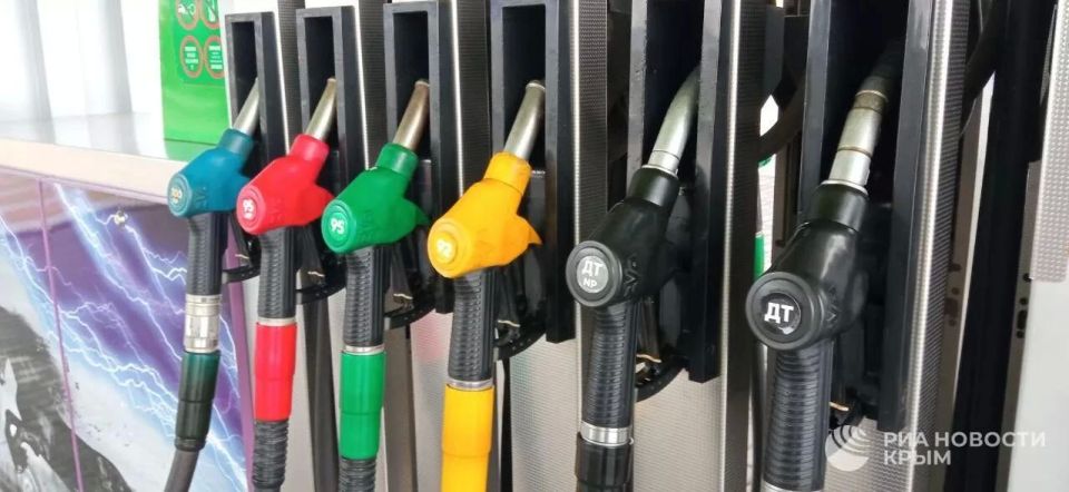 Бензин А-92 будут постоянно продавать на пяти АЗС в Феодосии
