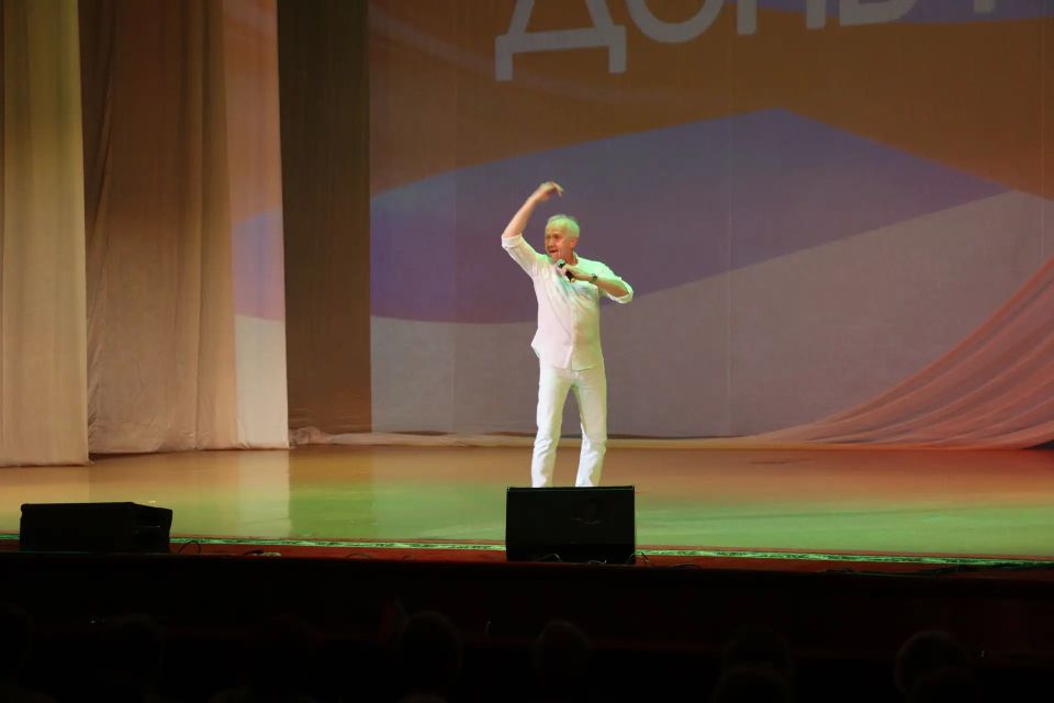 В День России в Керчи состоялся большой праздничный концерт, который стал частью фестиваля античного искусства «Боспорские Агоны» В День России в Керчи состоялся большой праздничный концерт, который стал частью фестиваля античного искусства «Боспорские Агоны»