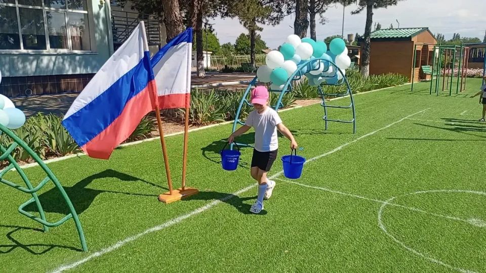 Антон Кравец: #ГодДошколногоОбразования. В преддверии государственного праздника — Дня России — в детском саду с.Ивановка состоялось торжественное и весёлое мероприятие Антон Кравец: #ГодДошколногоОбразования. В преддверии государственного праздника — Дня России — в детском саду с.Ивановка состоялось торжественное и весёлое мероприятие