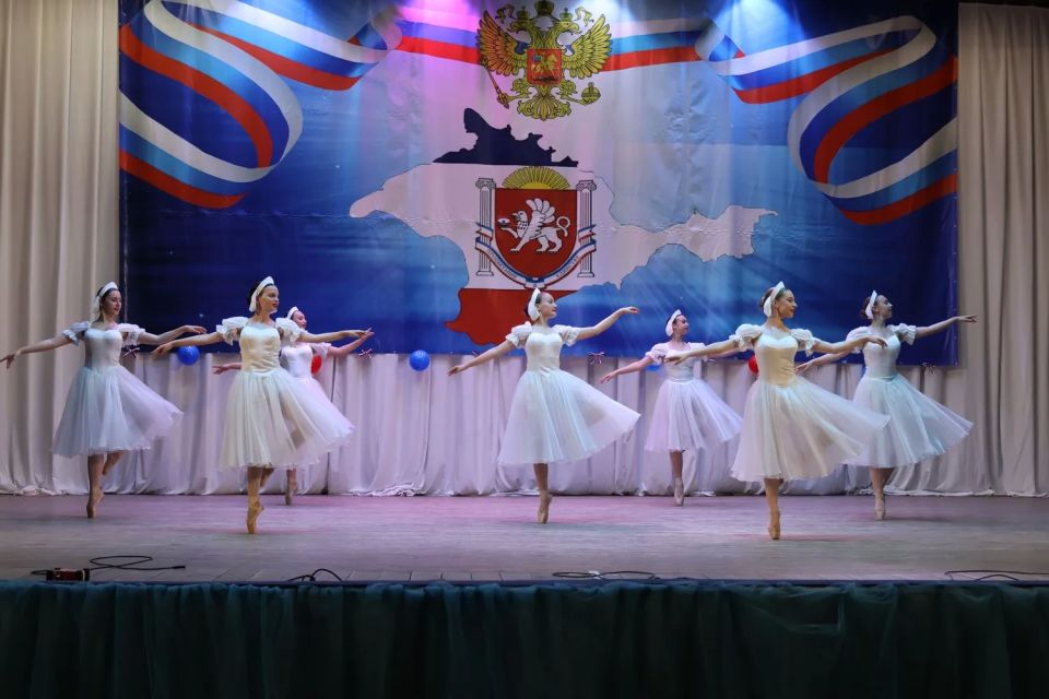 В Раздольненском районе ярко отметили День России и День посёлка В Раздольненском районе ярко отметили День России и День посёлка