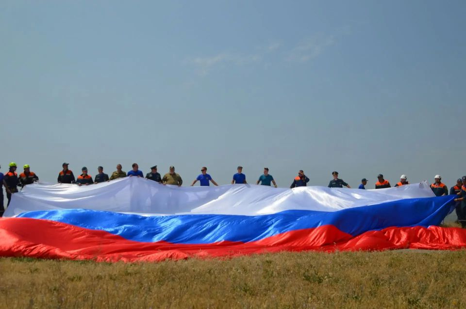 Поздравление министра чрезвычайных ситуаций Республики Крым Алексея Ерёменко с Днём России