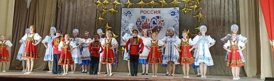 12 июня вся страна празднует День России 12 июня вся страна празднует День России