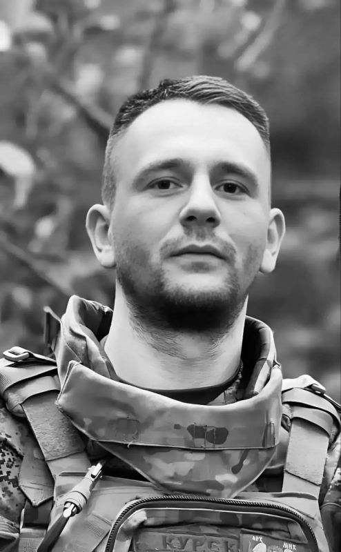 Галина Огнёва: Сегодня простились с храбрым воином, коренным алуштинцем, верным сыном своей Родины, замечательным человеком, авиационным механиком группы обслуживания самолетов, авиадвигателей и средств аварийного покидания...