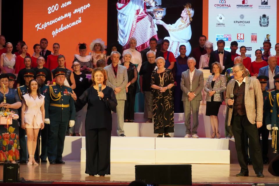 И. о. главы администрации Керчи Иван Кошель вместе с председателем Керченского городского совета Денисом Колесником принял участие в торжественной церемонии закрытия 28-го Международного фестиваля античного искусства... И. о. главы администрации Керчи Иван Кошель вместе с председателем Керченского городского совета Денисом Колесником принял участие в торжественной церемонии закрытия 28-го Международного фестиваля античного искусства...