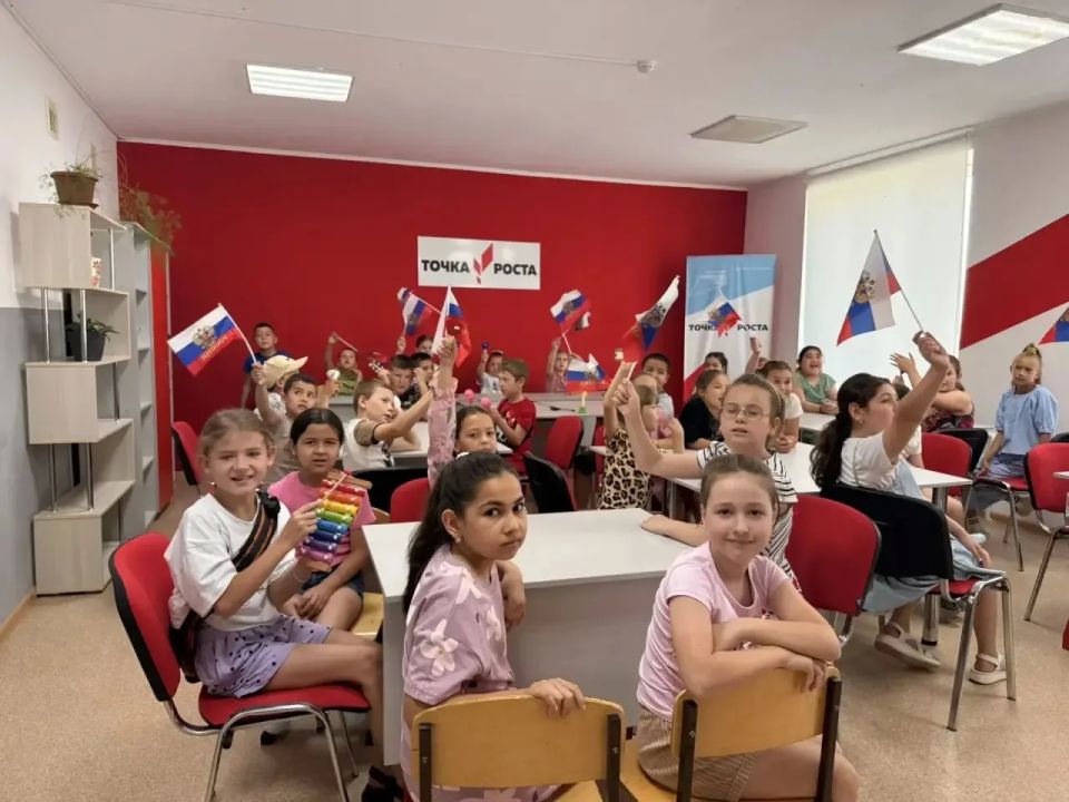 В Джанкойском районе в лагерях с дневным пребыванием детей прошли мероприятия, посвящённые Дню России В Джанкойском районе в лагерях с дневным пребыванием детей прошли мероприятия, посвящённые Дню России