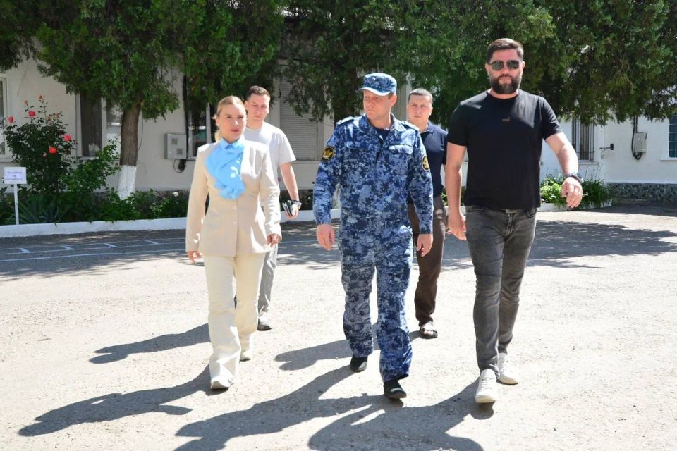 Шериф Османов: В рамках реализации социальновоспитательных инициатив вместе с министром Ольгой Торубаровой посетили несовершеннолетних подозреваемых и обвиняемых в Следственном изоляторе № 1 УФСИН России по Республике Крым и...