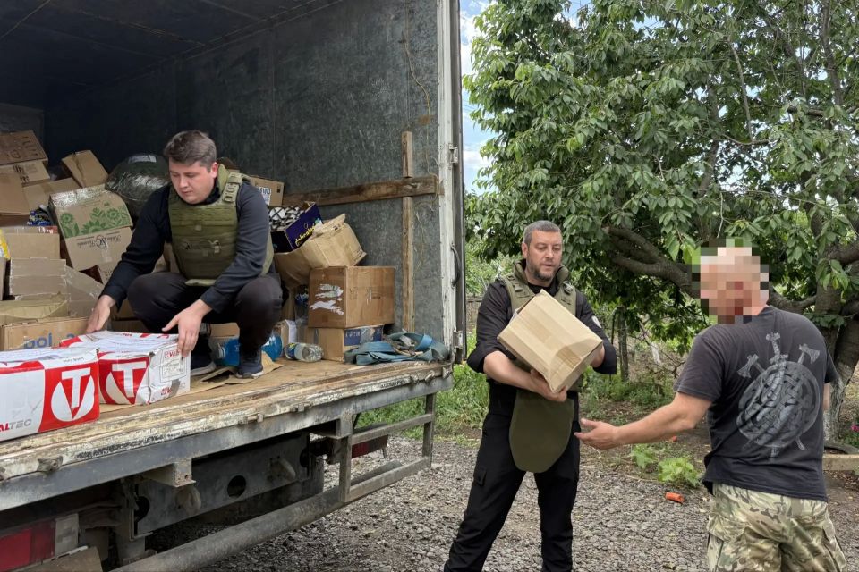 На фронт из Крыма передали очередную партию гуманитарной помощи На фронт из Крыма передали очередную партию гуманитарной помощи
